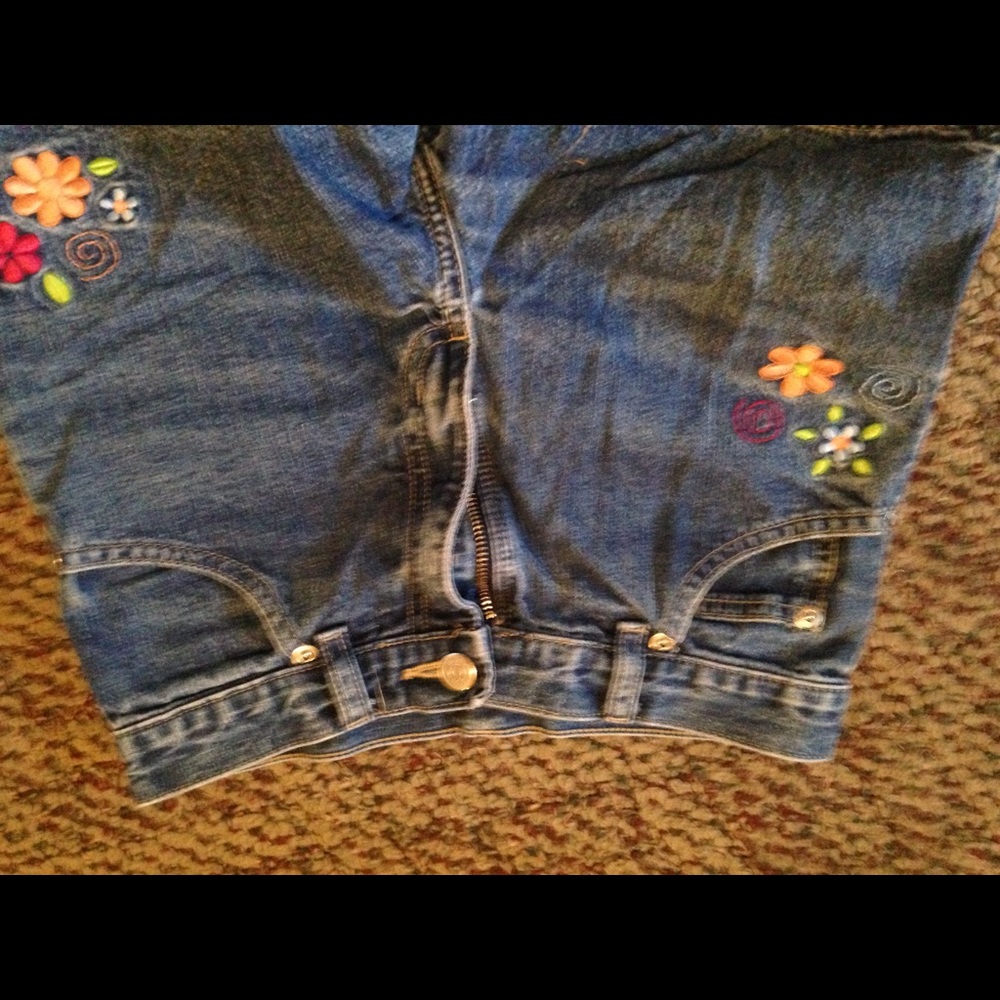 Shorts - Picture 5 of 5